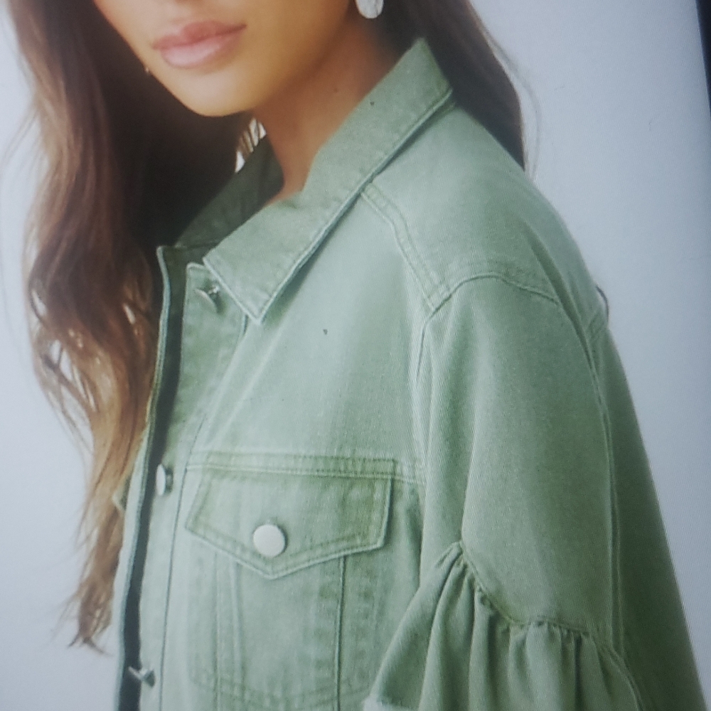 Ruffled Flayed Denim Jacket